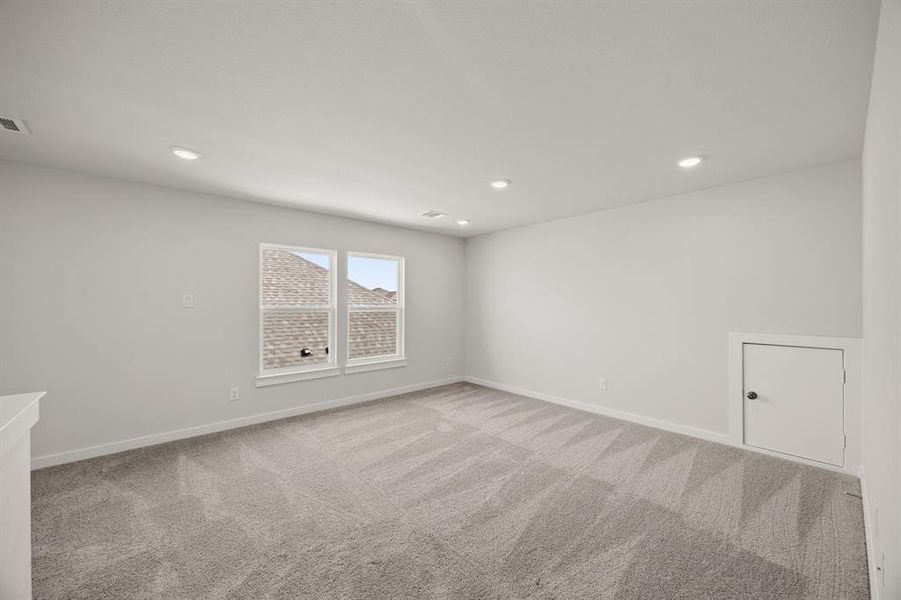 Spacious, unfurnished interior of a new home in Overland Grove, Forney (Image 14).