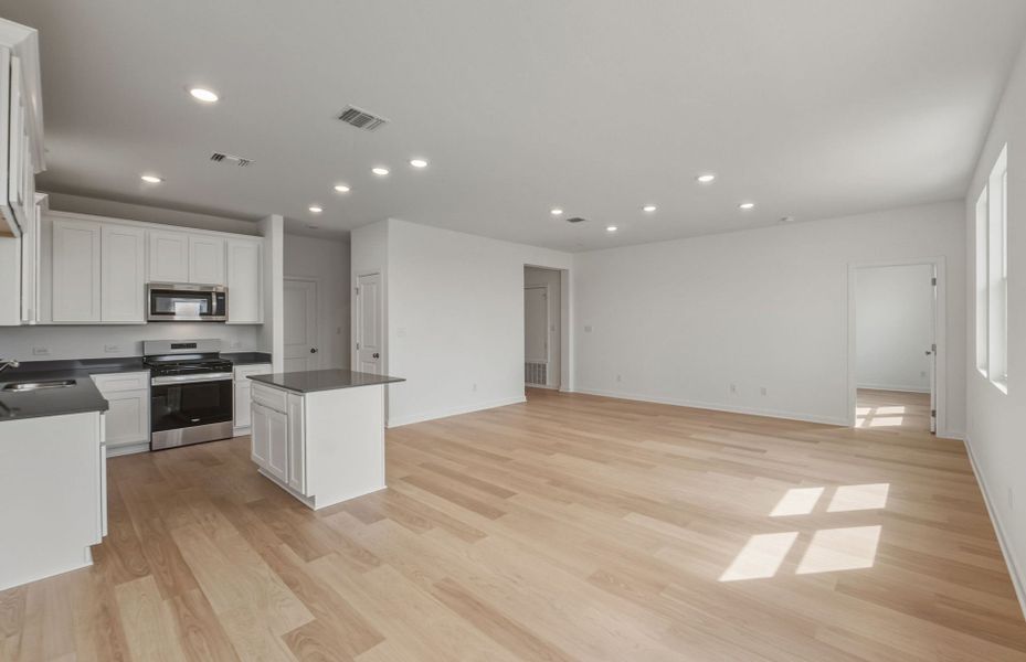 Spacious, unfurnished interior of a new home in Alto, San Marcos (Image 40).