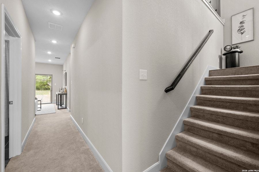 Spacious, unfurnished interior of a new home in Friedrich Hill, San Antonio (Image 19).