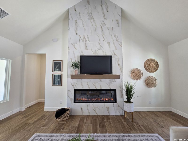 Furnished interior view inside a new home in , Canyon Lake (Image 39).