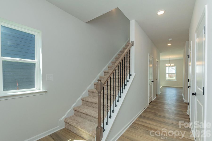 Spacious, unfurnished interior of a new home in Sunset Meadows, Charlotte (Image 10).