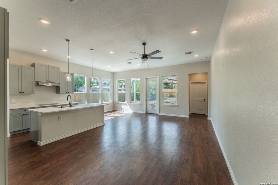 Spacious, unfurnished interior of a new home in , San Antonio (Image 20).