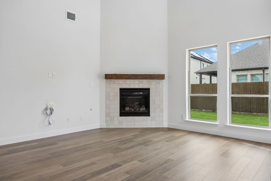 Spacious, unfurnished interior of a new home in Country Lakes, Denton (Image 22).