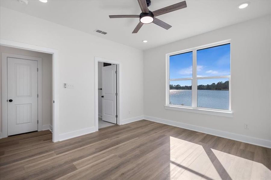 Spacious, unfurnished interior of a new home in , Lindale (Image 27).