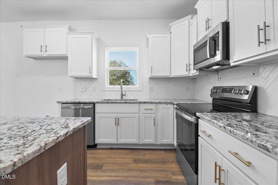 16-101 Hudson Vlg Dr-16