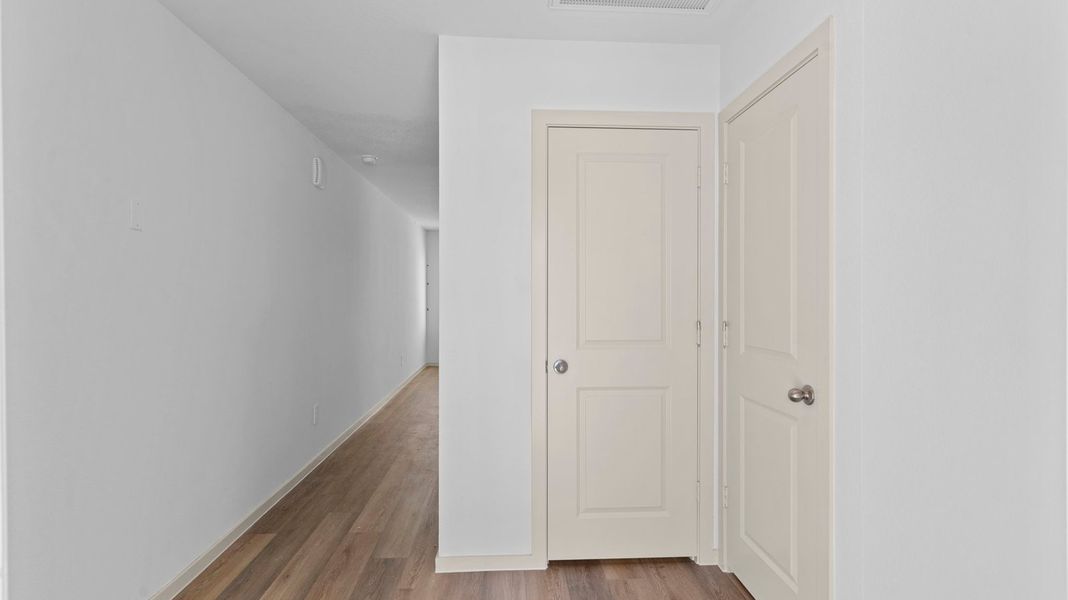 Spacious, unfurnished interior of a new home in Watermark, Alvin (Image 7). Spacious, unfurnished interior of a new home in Watermark, Alvin (Image 7).