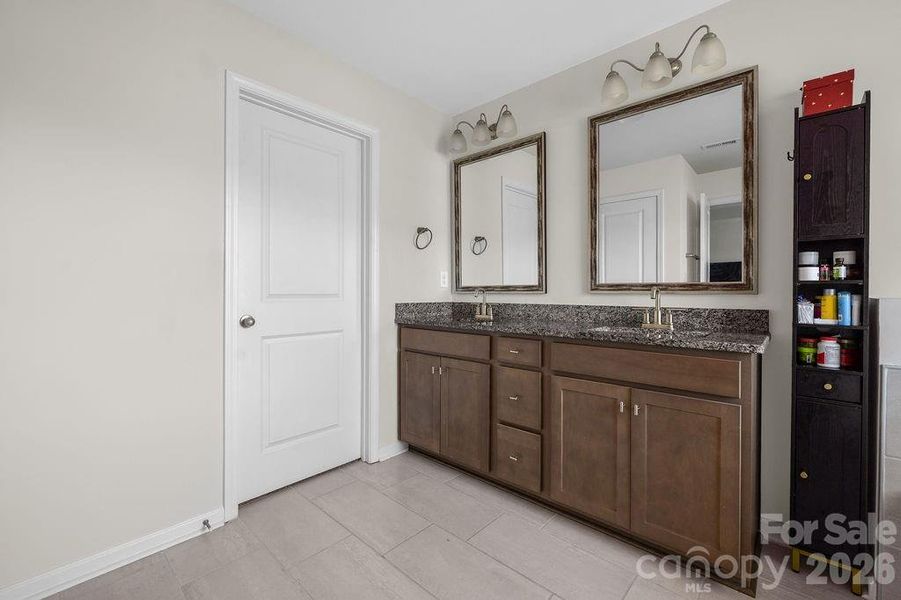 Furnished interior view inside a new home in Sylvan Creek, Denver (Image 34). Furnished interior view inside a new home in Sylvan Creek, Denver (Image 34).