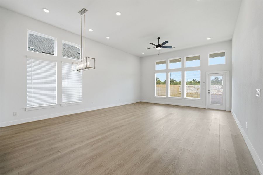 Spacious, unfurnished interior of a new home in Santa Rita Ranch, Liberty Hill (Image 52).