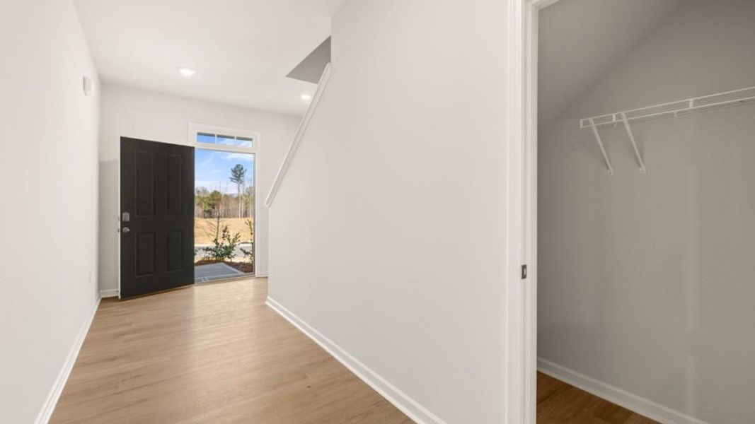 Spacious, unfurnished interior of a new home in Oconee Overlook, Gainesville (Image 19).