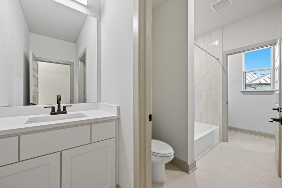 Representative image. Features, specifications, selections and colors may vary.