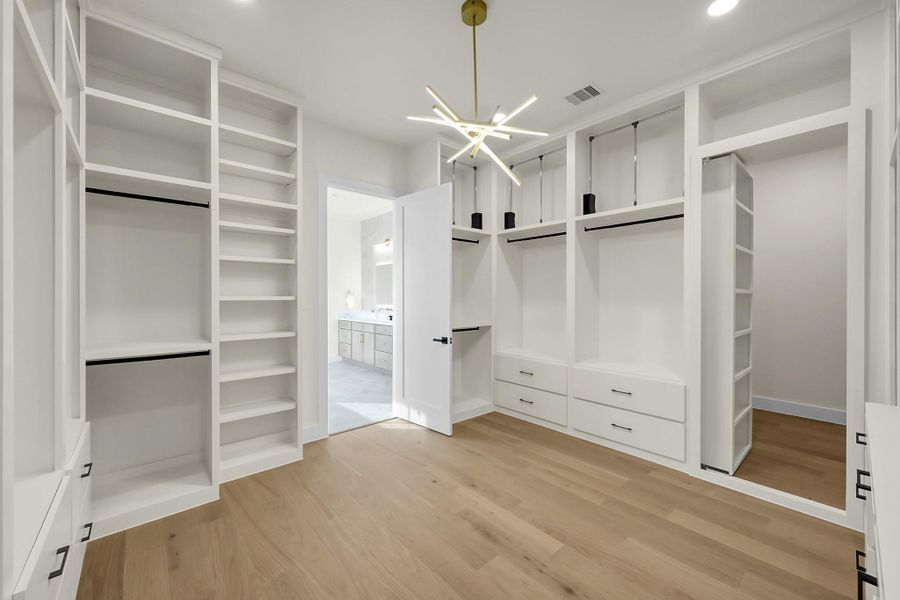 Spacious, unfurnished interior of a new home in , Willis (Image 23).