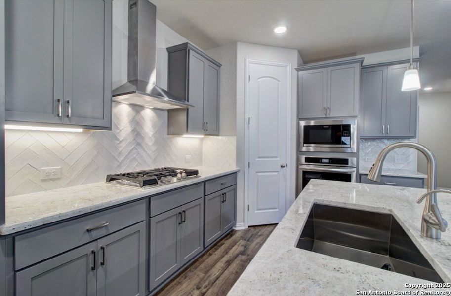 Furnished interior view inside a new home in Meyer Ranch - Enclave, New Braunfels (Image 12).