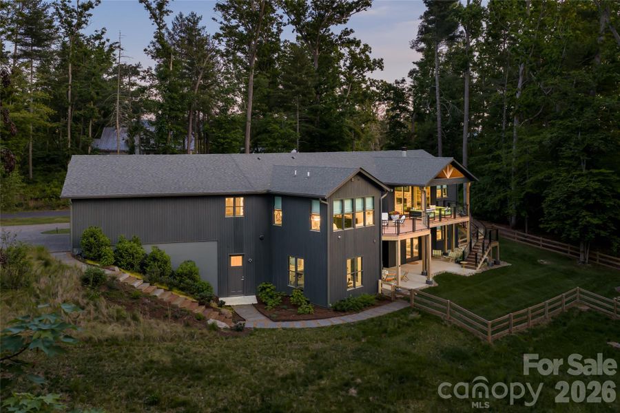Image 44 of a home in .