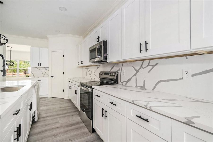 Furnished interior view inside a new home in , Chatsworth (Image 10).