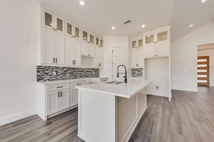 Furnished interior view inside a new home in , Dallas (Image 6).