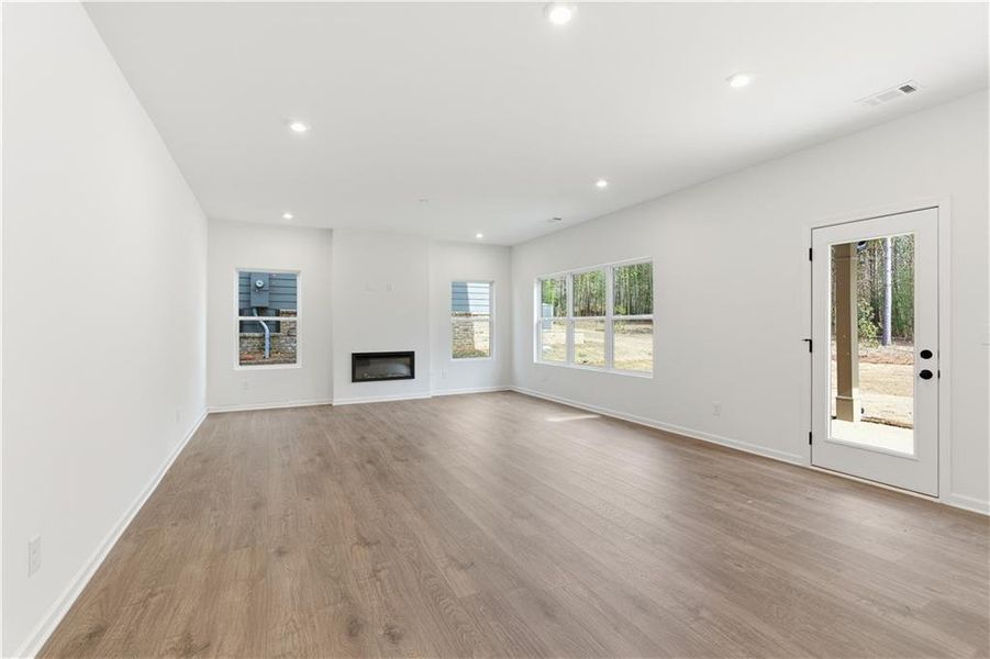 Spacious, unfurnished interior of a new home in Meadow Pines, Dallas (Image 16). Spacious, unfurnished interior of a new home in Meadow Pines, Dallas (Image 16).