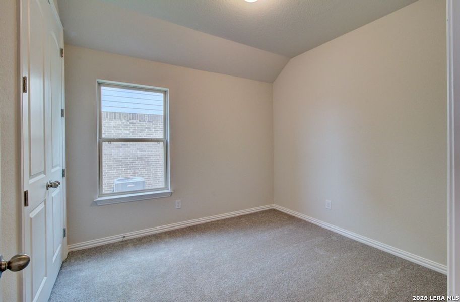 Spacious, unfurnished interior of a new home in Stream Waters, Seguin (Image 18).