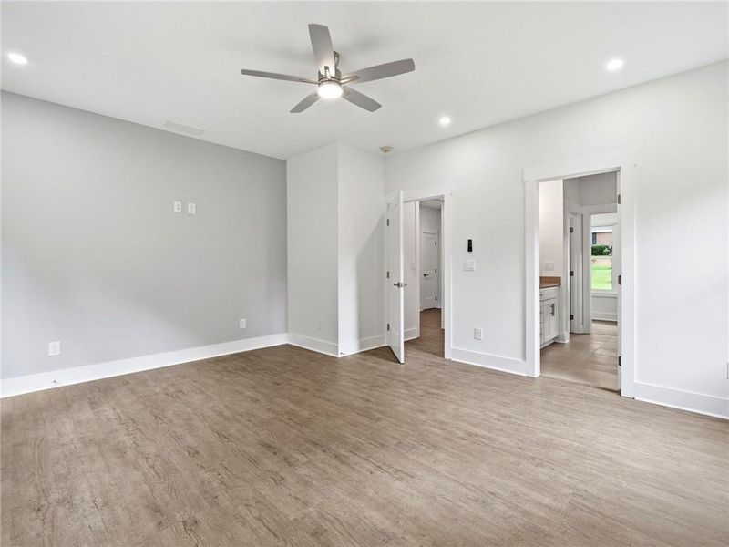 Spacious, unfurnished interior of a new home in , Marietta (Image 46).
