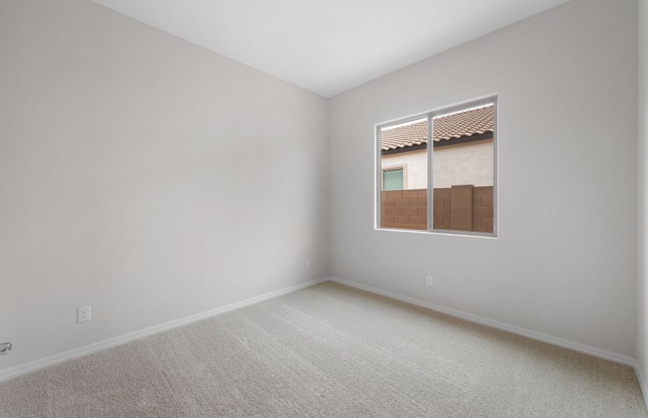 Spacious, unfurnished interior of a new home in Artisan at Asante, Surprise (Image 25).