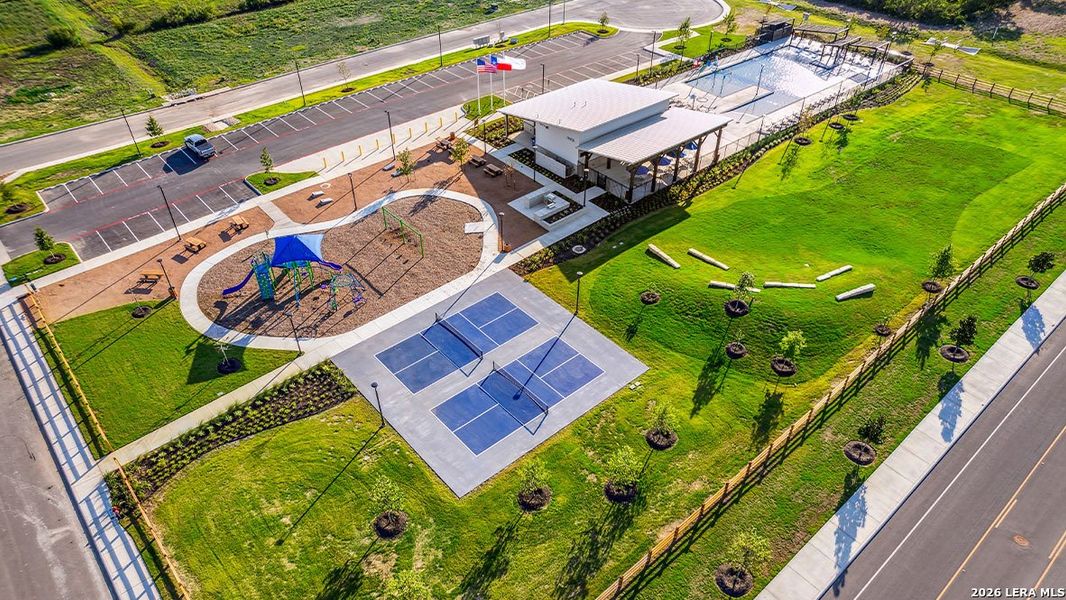 Community amenities in Avenida, Converse (Image 43).