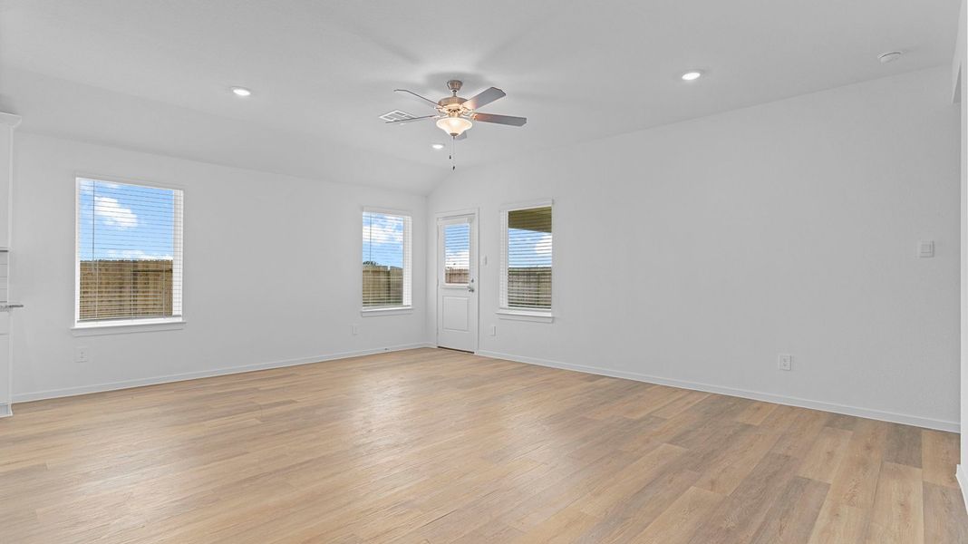 Spacious, unfurnished interior of a new home in Westland Ranch 50' Homesites, League City (Image 14).