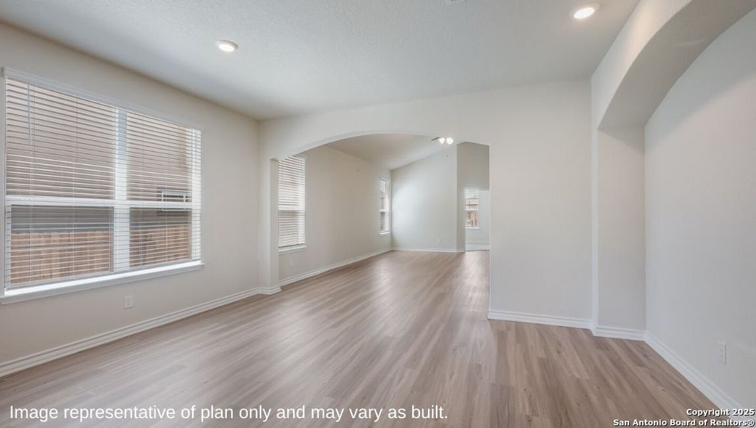 Spacious, unfurnished interior of a new home in Brookstone Creek, San Antonio (Image 17).