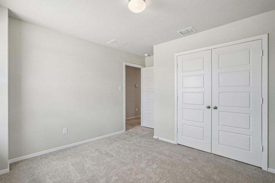 Spacious, unfurnished interior of a new home in Hunters Ranch, San Antonio (Image 17). Spacious, unfurnished interior of a new home in Hunters Ranch, San Antonio (Image 17).