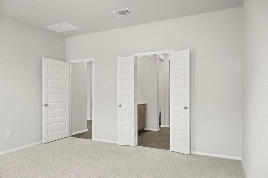 Spacious, unfurnished interior of a new home in Cloverleaf, Austin (Image 19).