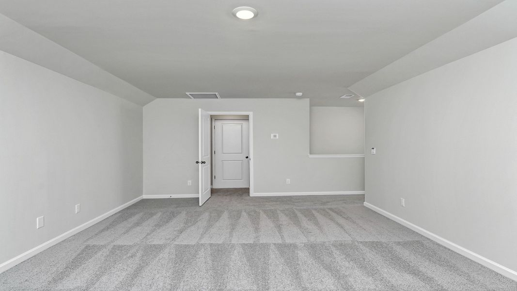 Spacious, unfurnished interior of a new home in Sease's Pond, Gilbert (Image 32).