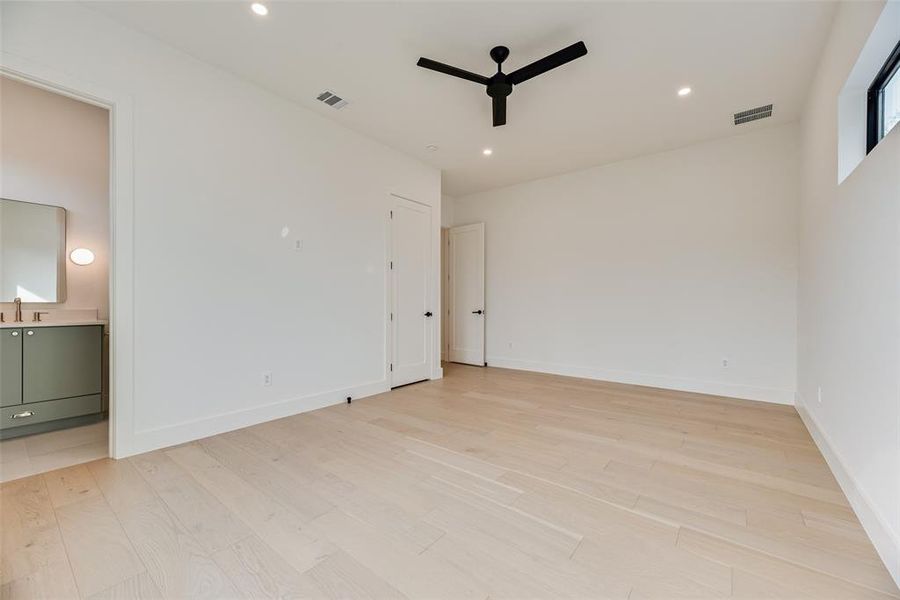 Spacious, unfurnished interior of a new home in , Dallas (Image 21).