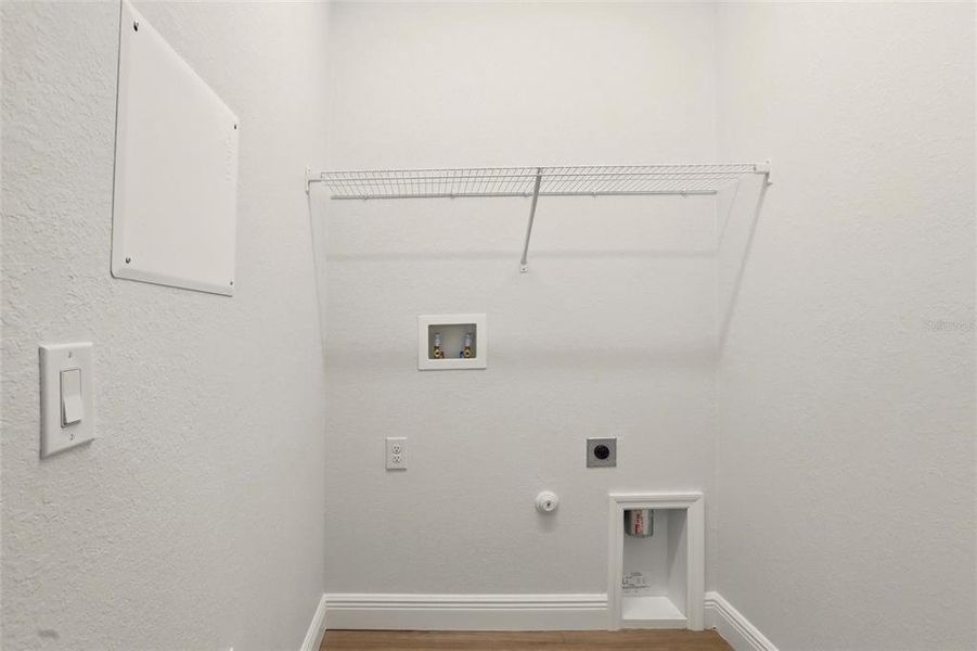 Spacious, unfurnished interior of a new home in , North Port (Image 24).