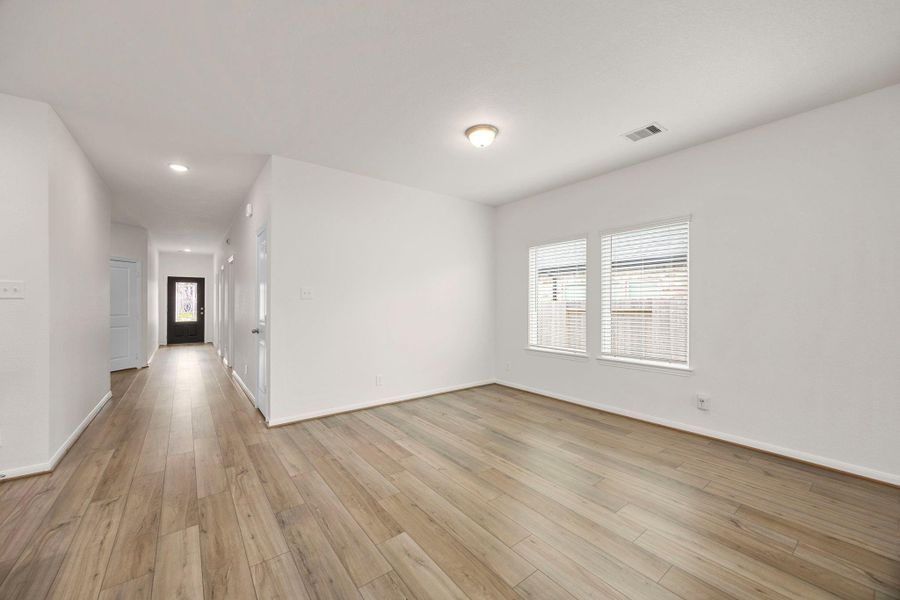Spacious, unfurnished interior of a new home in Glen Oaks, Magnolia (Image 14). Spacious, unfurnished interior of a new home in Glen Oaks, Magnolia (Image 14).