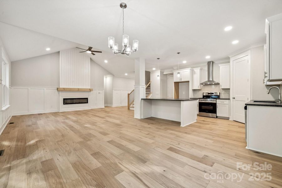 Dining Area to Kitchen Dining Area to Kitchen