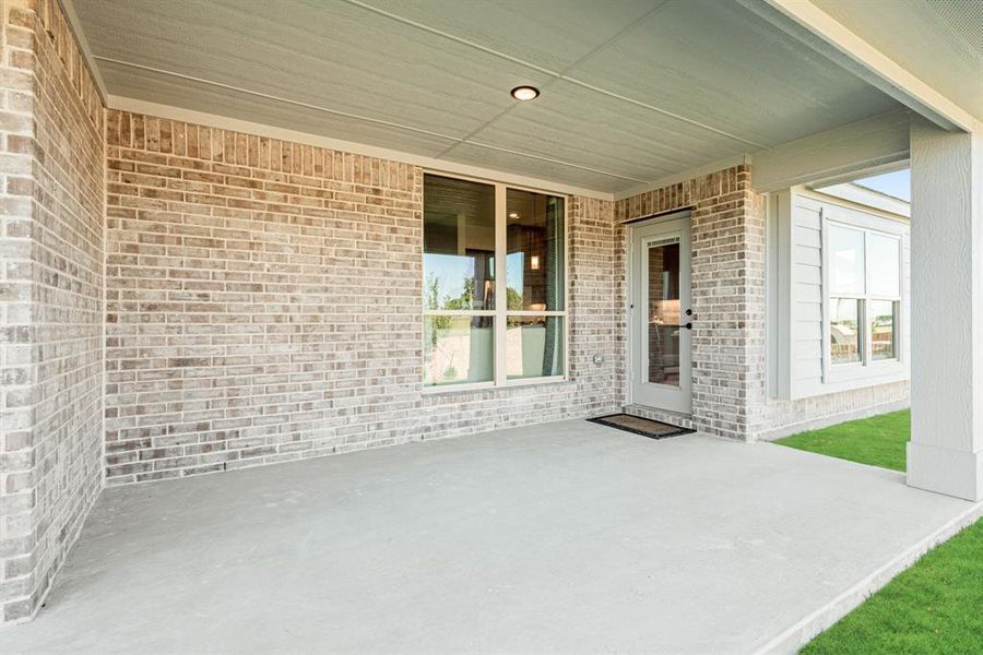 Exterior details and patio area of a home in Trees Farm, DeSoto (Image 21).