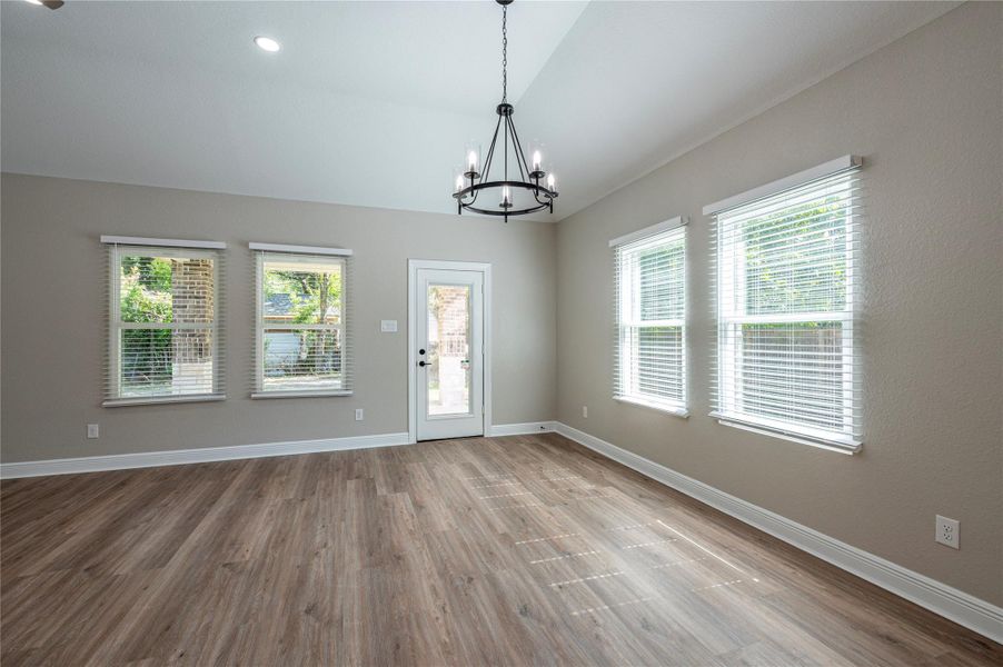 Spacious, unfurnished interior of a new home in , Houston (Image 34).