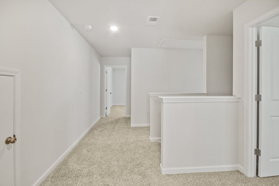 Spacious, unfurnished interior of a new home in Birdhaven, Lexington (Image 24).