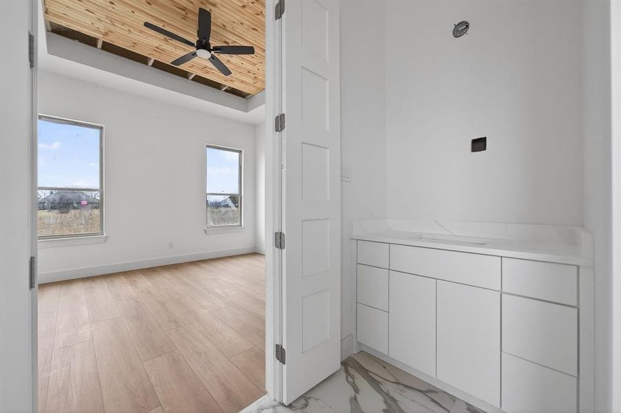 Spacious, unfurnished interior of a new home in , Lone Oak (Image 24).