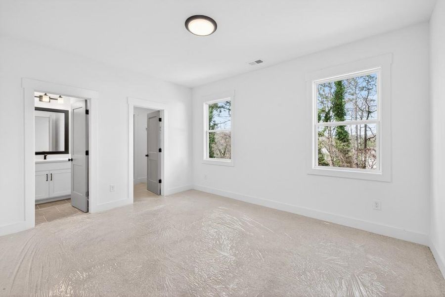 Spacious, unfurnished interior of a new home in , Marietta (Image 40).