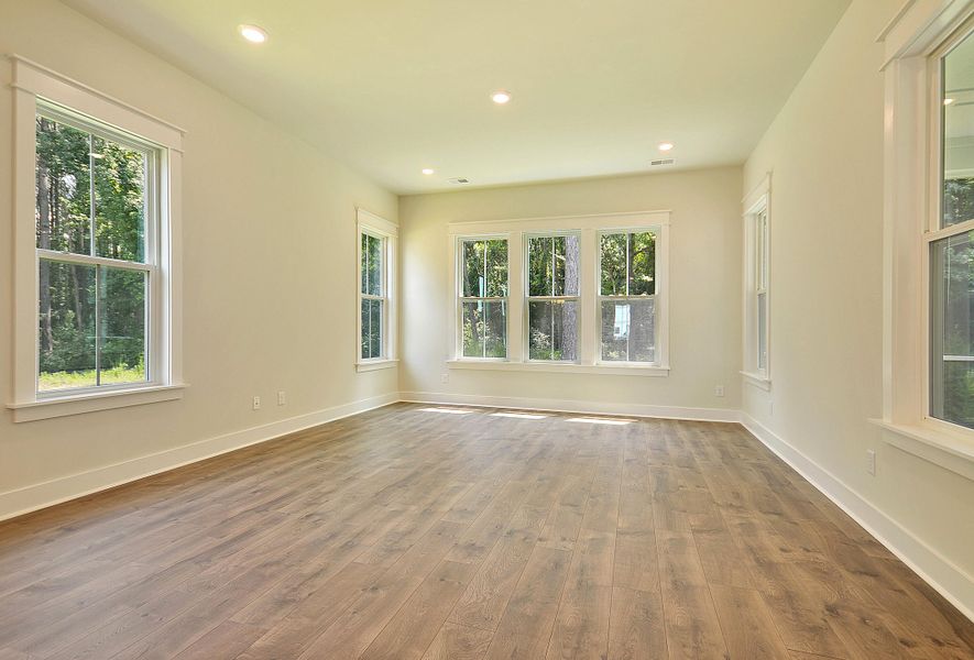 Spacious, unfurnished interior of a new home in , Summerville (Image 12).