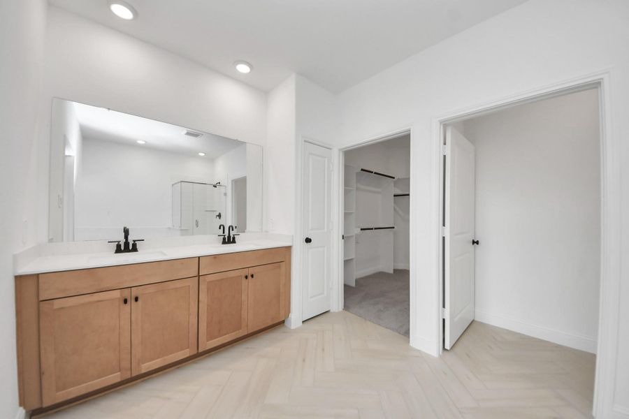 Furnished interior view inside a new home in , Missouri City (Image 12).