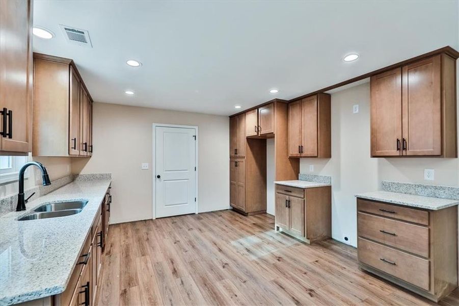 Furnished interior view inside a new home in , Rockmart (Image 9).