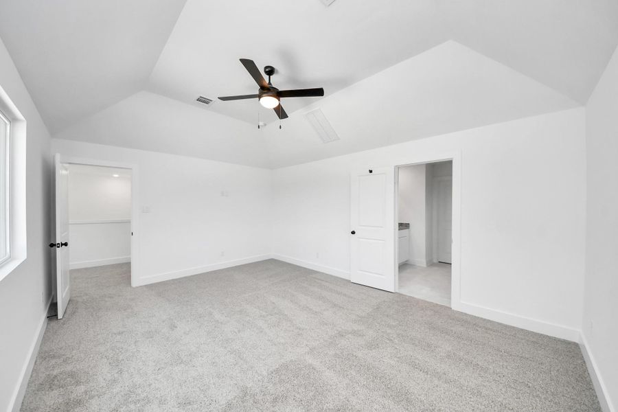 Spacious, unfurnished interior of a new home in , Huffman (Image 31).