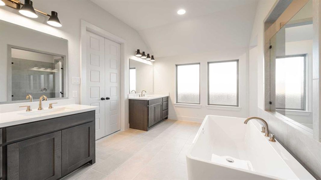 Furnished interior view inside a new home in Myrtle Creek 60', Waxahachie (Image 13).