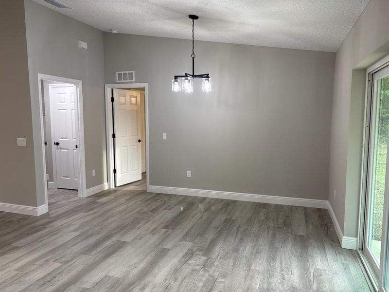 Spacious, unfurnished interior of a new home in , Citrus Springs (Image 28).