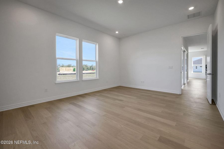 Spacious, unfurnished interior of a new home in Veranda Bay, Flagler Beach (Image 34).