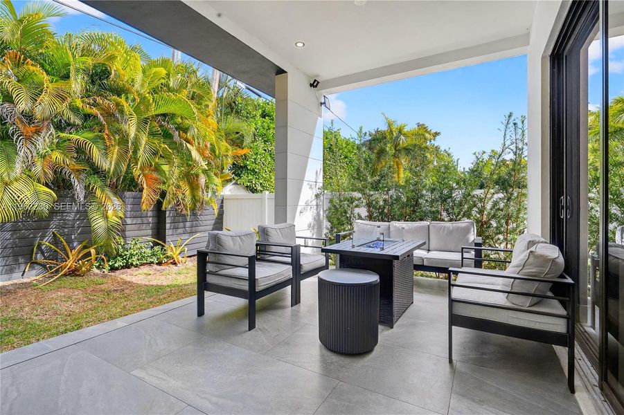Exterior details and patio area of a home in , Fort Lauderdale (Image 27). Exterior details and patio area of a home in , Fort Lauderdale (Image 27).