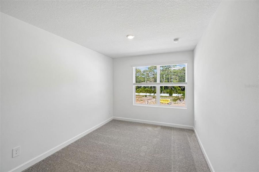 Spacious, unfurnished interior of a new home in , Tampa (Image 15).