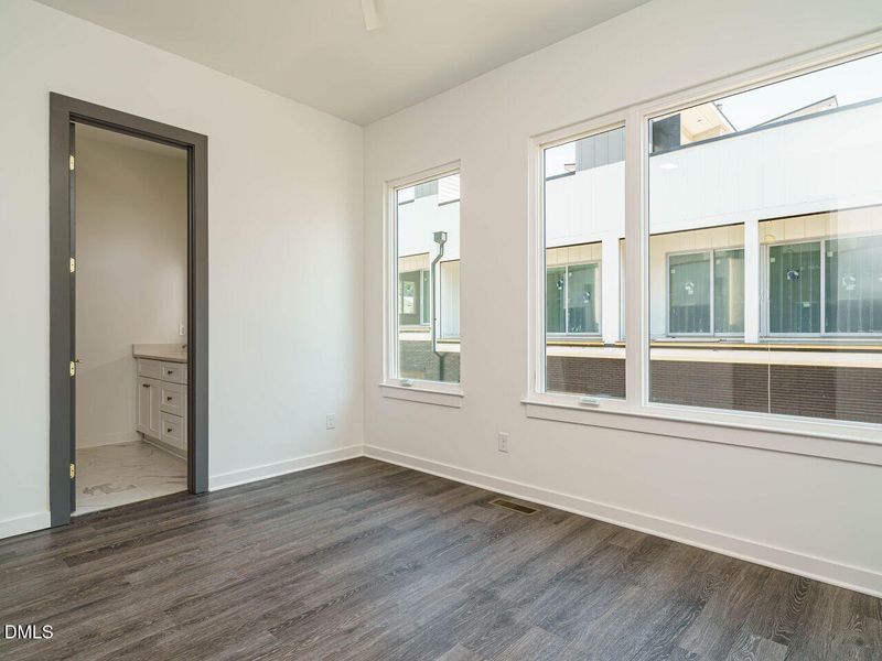 024-1280x960-primary-br