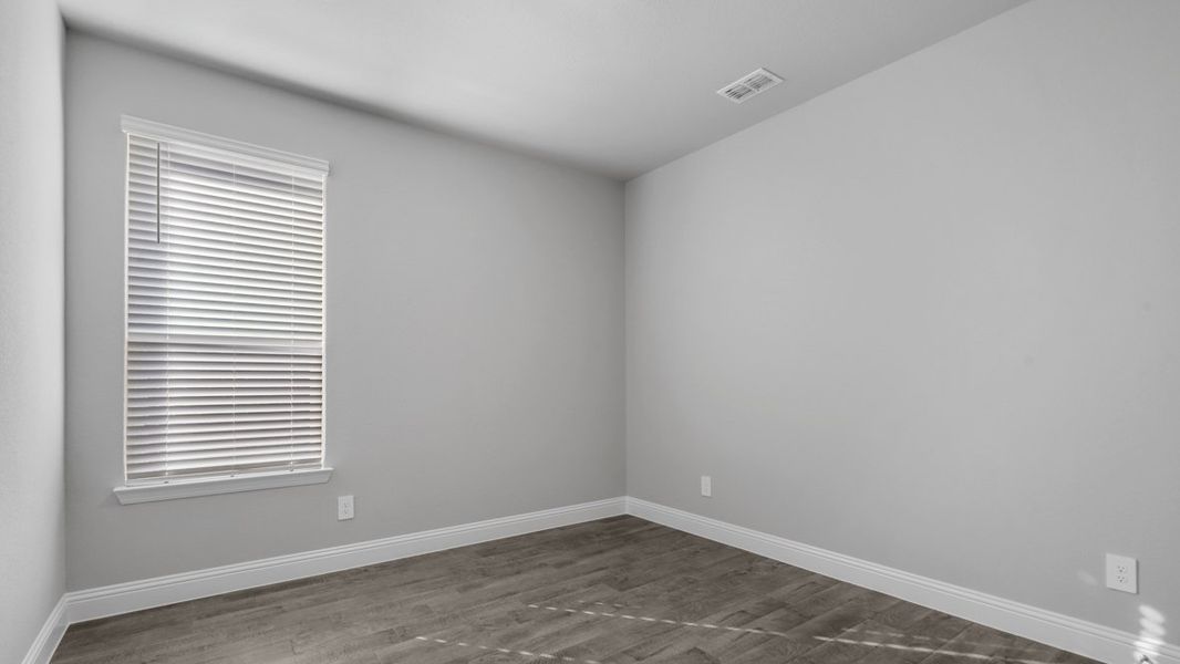 Spacious, unfurnished interior of a new home in Treeline, Justin (Image 34).