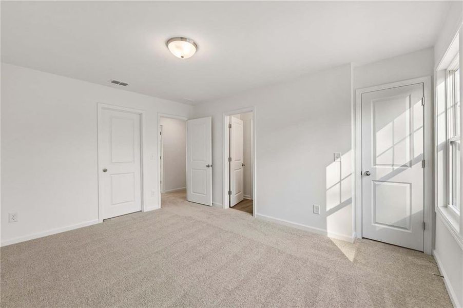 Spacious, unfurnished interior of a new home in The Estates at Casteel, Bethlehem (Image 11).